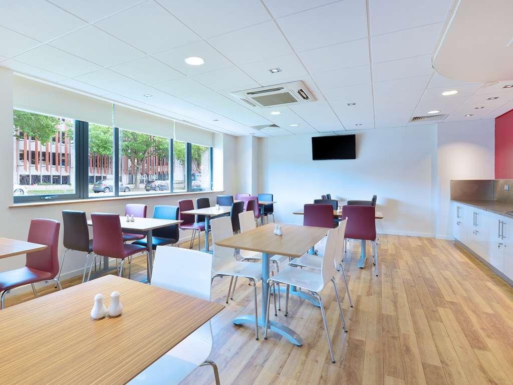 Travelodge Swindon Central Restaurant photo